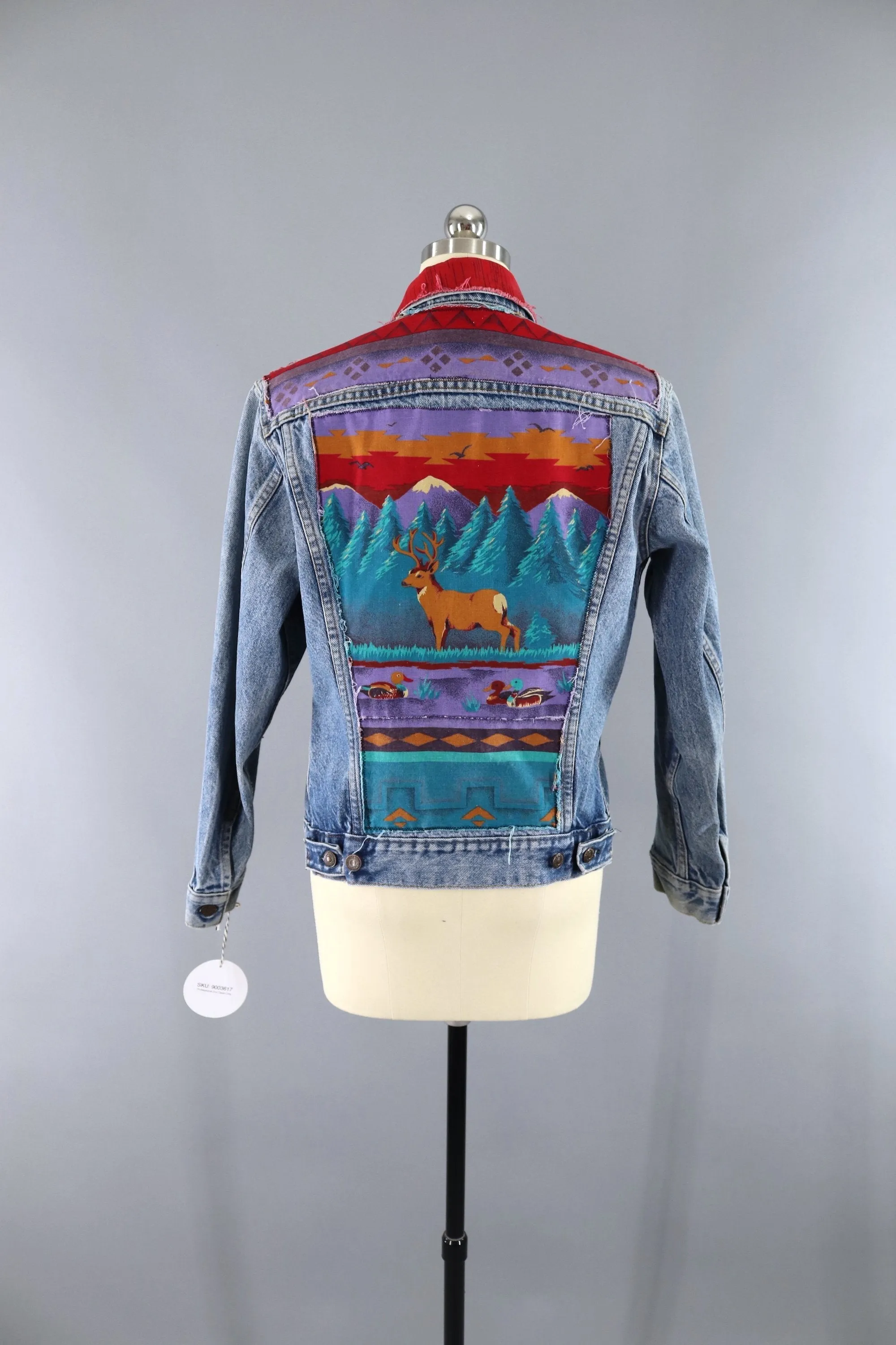 Vintage 1980s Embellished Levi's Denim Jean Jacket / Deer Stag Southwestern Novelty Print