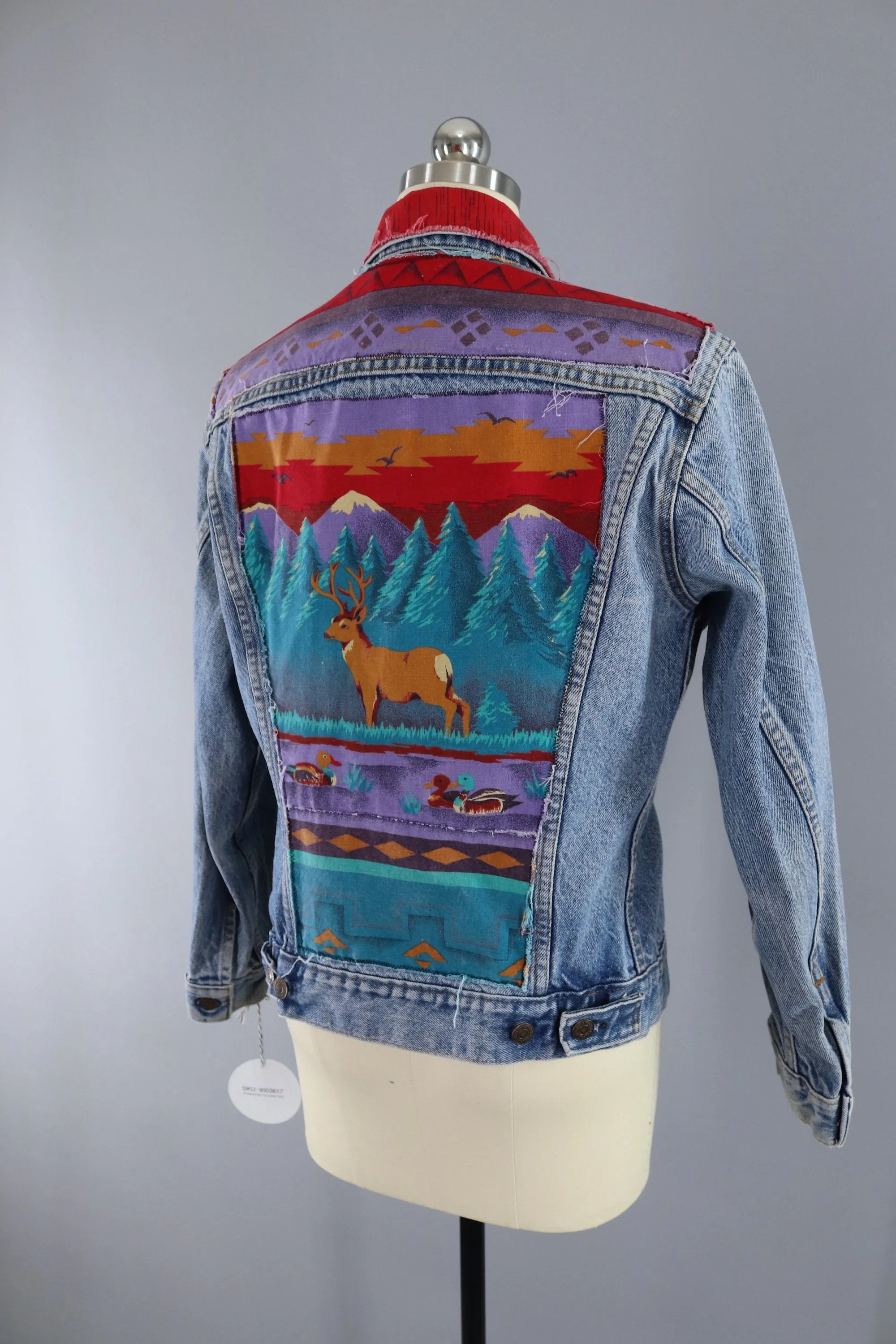 Vintage 1980s Embellished Levi's Denim Jean Jacket / Deer Stag Southwestern Novelty Print